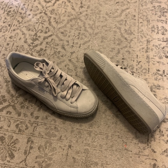 Puma suede grey platform sneakers - Picture 2 of 5
